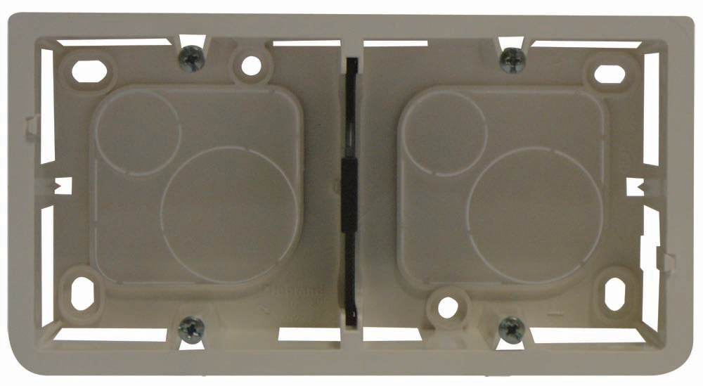 Cadre saillie P40mm 2/4/6 modules - Mosaic - blanc - Legrand