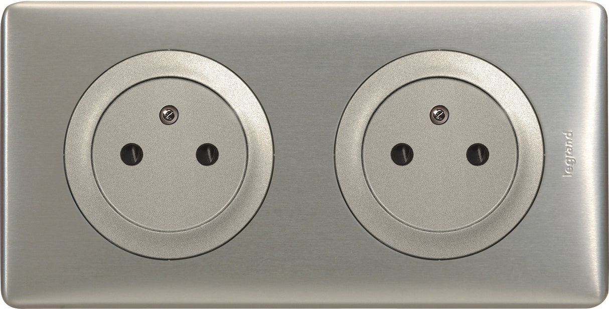Double prise affleurante 2P+T 16A saillie Céliane - titanium - Legrand