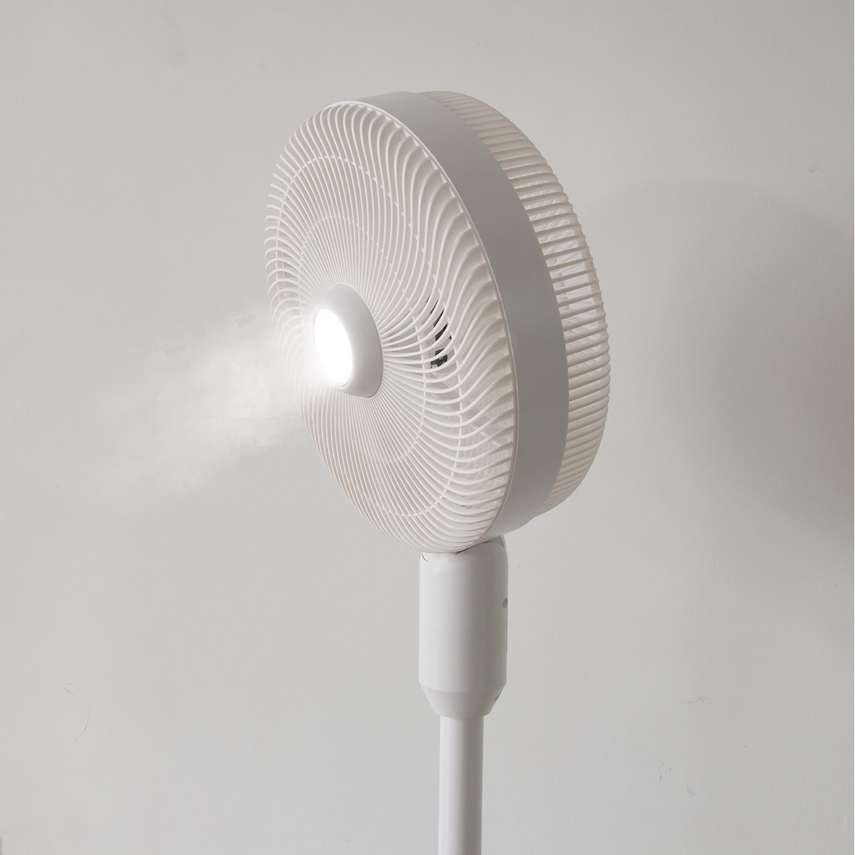 Brumisateur d'air design à roulettes Brizz+ Ø 42 cm - blanc - Voltman