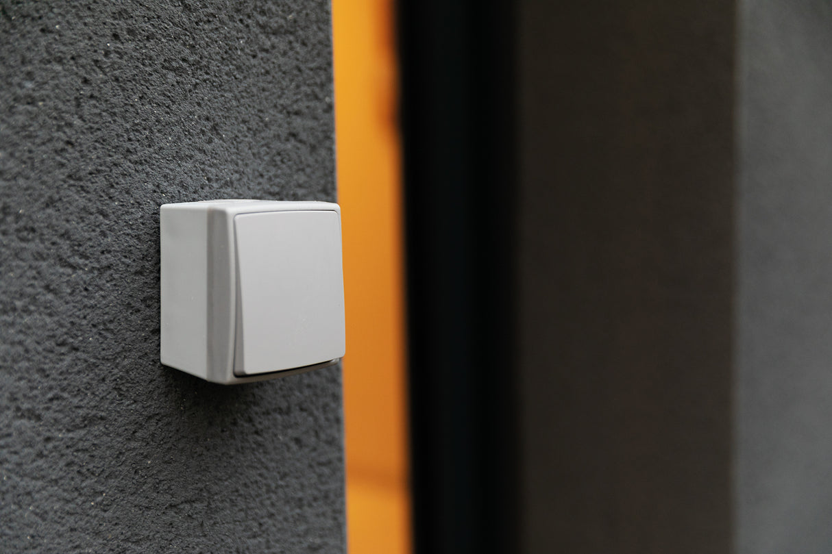 Bouton poussoir IP55 Gris Orok - Zenitech