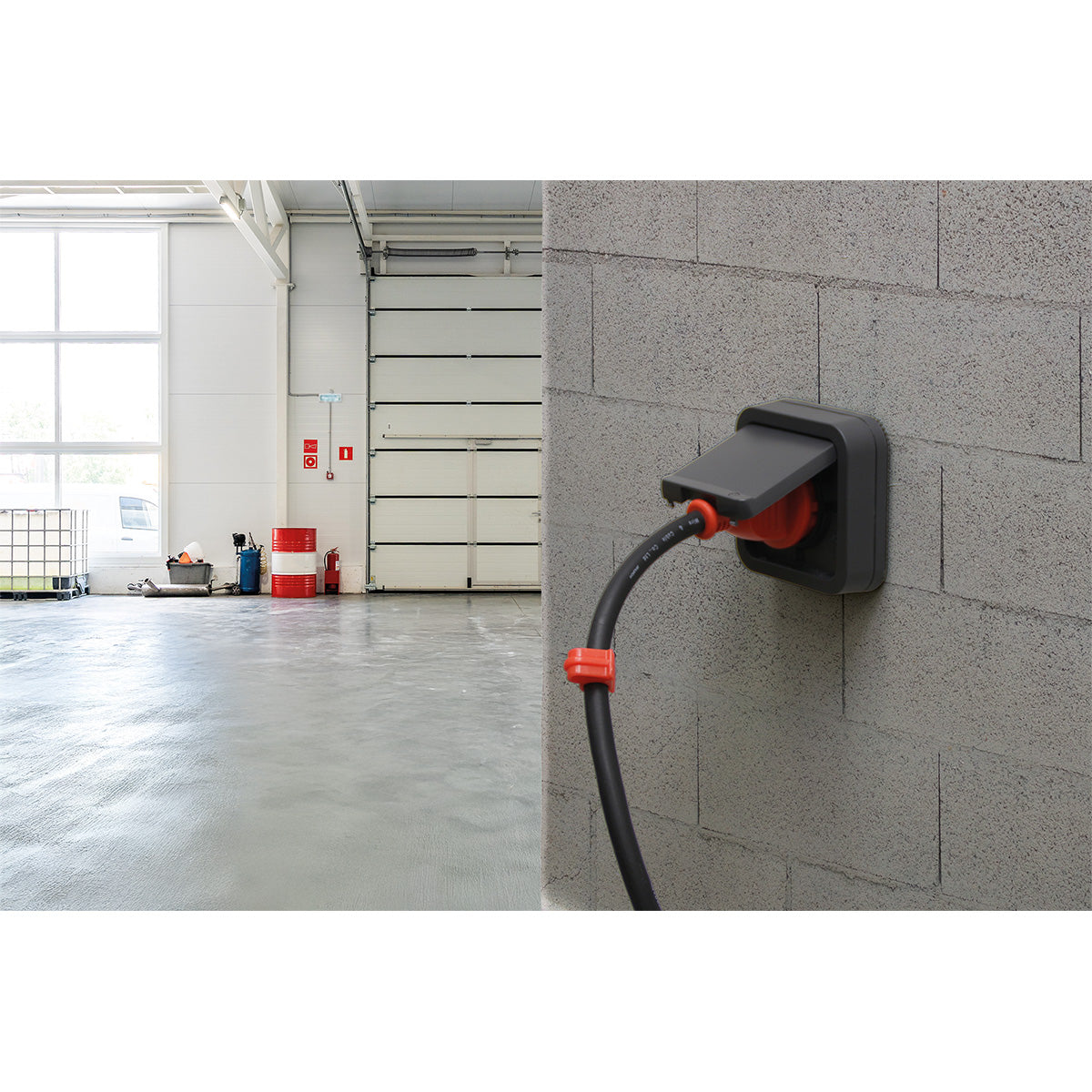 Prise française type E IP55 - 2P+T 16A - bornes auto - encastrée - gamme Granite - Protec