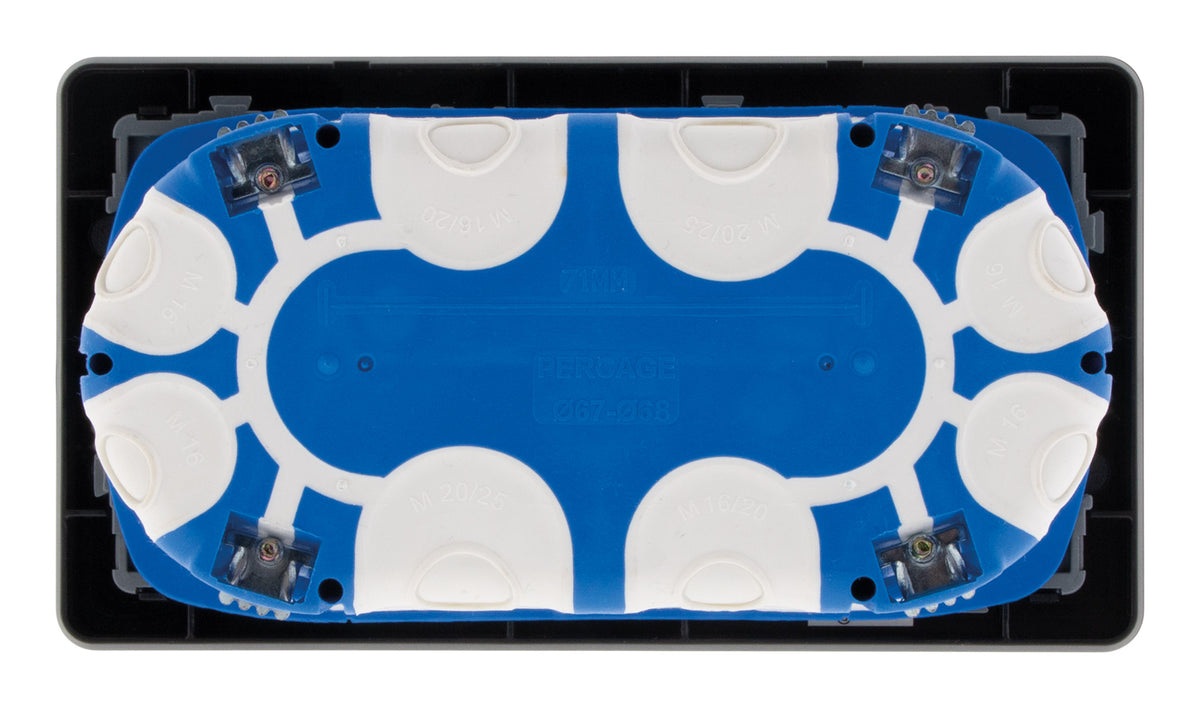 Prise 16A 2P+T Easy Eject en métal noir brossé - Kouro - Zenitech