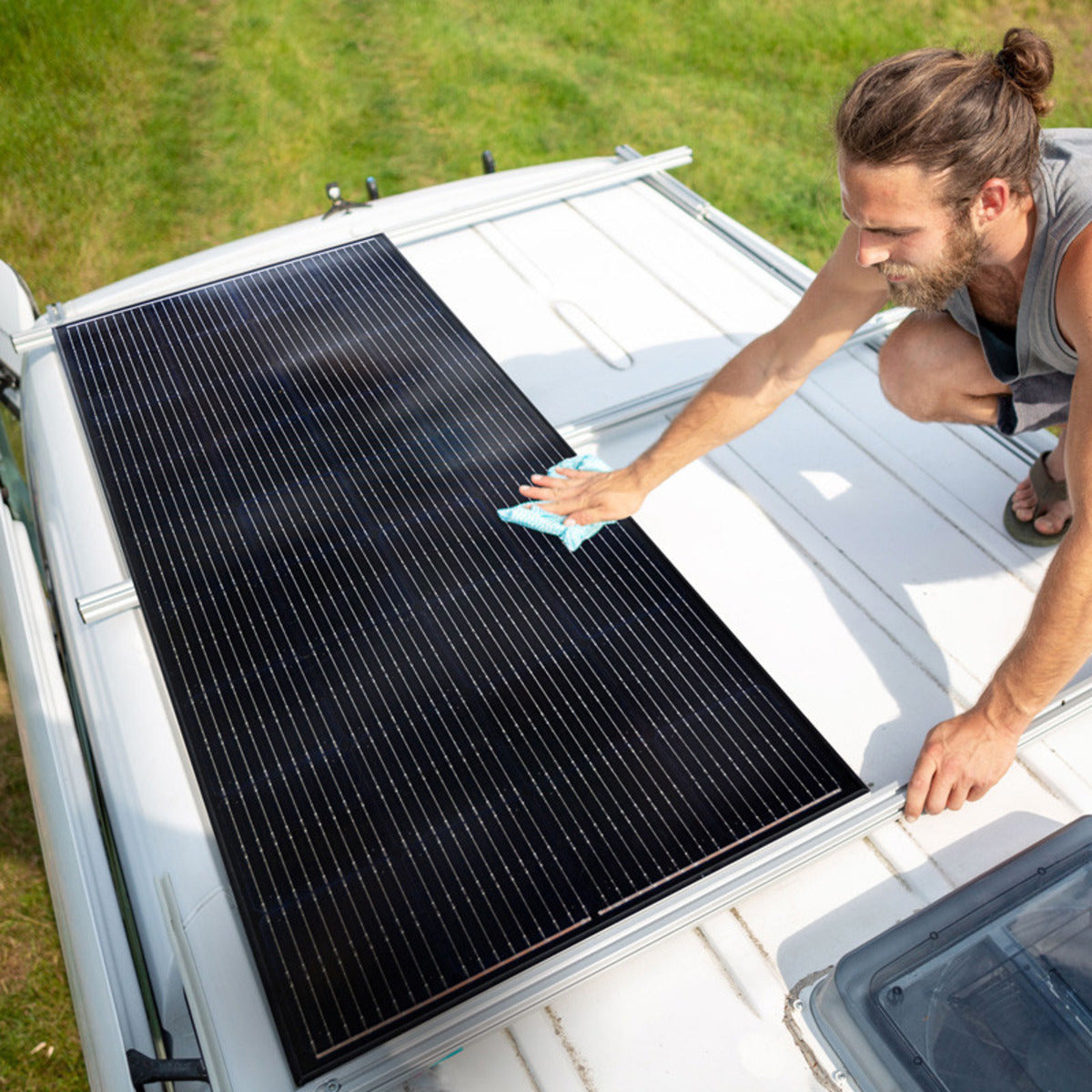 Pack générateur solaire LFP Izywatt 1500 + panneau solaire fixe 200W - Orium
